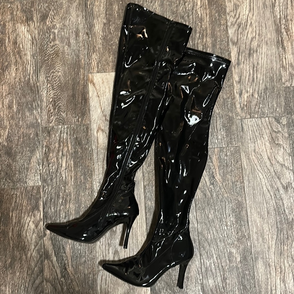 Latex over the knee heeled boots